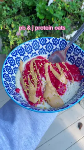 this combo will forever be a favorite 🫶🏼 #oats #proteinoats #healthybreakfast #oatmealrecipes 