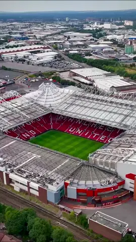 Old Trafford in Manchester, England. Home stadium of the „Red Devils“ Manchester United 👹⚽️🏟🏴󠁧󠁢󠁥󠁮󠁧󠁿 #ManUtd#england#manchester#manchesterunited#mufc#fy#fyp#foryou#foryourpage#viral#football#worldwalkerz