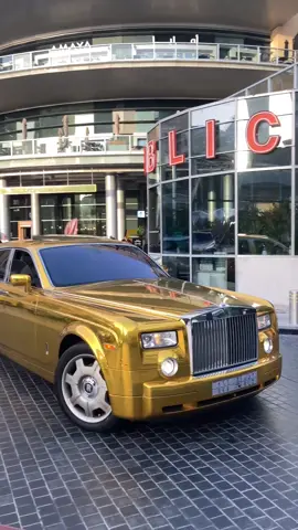 We met again! Still no golden rims! 😆 @ALFAHAD #skjall_carspotting #rollsroyce #luxury