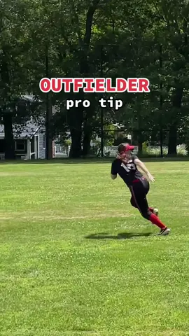 Outfielder Pro Tip!!!! Tracking and footwork is a MUST to train #teamnitro #fastpitch #softball #fielding #outfielder #outfielddrills #outfieldisbetterthaninfield #outfielderprobs #outfieldercheck #outfieldersareclutch #outfieldfan #outfieldcheck #outfieldtips #fieldingdrills #fieldingtips #baseball #softballplayer #softballoutfielder #softballoutfield #outie 