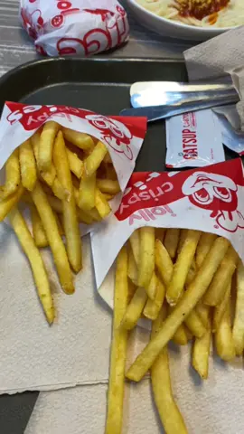 Prank ur friend again na nag jollibee ka #fyp #fypシ #fyyyyyppppppppppppppp #fypシ゚viral #viralvideo #viral 