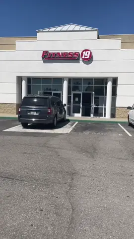 7.8/10 Fitness19 Pleasanton CA#gym #GymTok #workout 