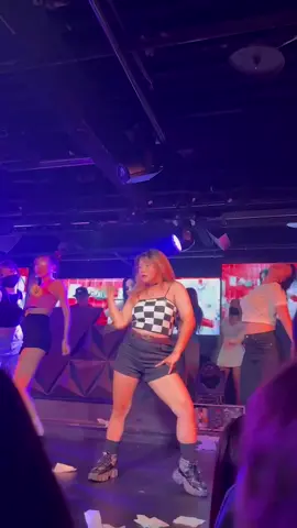 有力道的女生會很幸福😊#黃小葵 #流量回來ಥ_ಥ #foryou #隨機舞蹈 #隨機 #dance #kpop #kpopfyp #LAMP #夜店 #randomdance #夜生活 #lampdisco