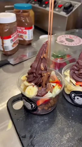 What a way to start this beautiful spring🤤  video credit; Naaila #fyp #acai #healthy #diet