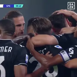 “Ops, I did it again” 😎 Vlahovic segna ancora su punizione 🎯 #juventus #football #seriea #itdazn