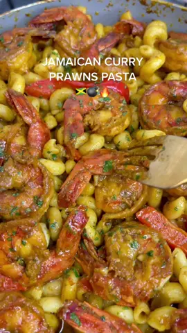 JAMAICAN INSPIRED CURRY PRAWN PASTA 🇯🇲🚦💥. #prawnpasta #pastarecipe #curry #currycoconutshrimp #curriedchicken #jamaicanfood #dancehall #carnival #yummy #fyp #foryou #prawns 