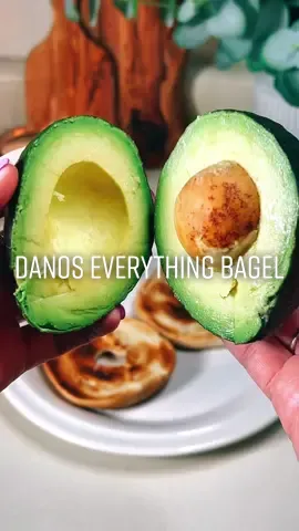 Everything bagel 2 ways 🥯 with @Dan-O’s Seasoning new everything bagel seasoning 🤤 #danospartner #danosseasoning #danoseverything  #avocado #avocadobagel #salmonbagel 