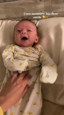 I’m so happy i got this on camera, omg. His first non gas related smile 🥹 my heart melted. My precious boy. 😭 #babysfirstsmile #newbornbaby #iloveyou #newmom #momtok 