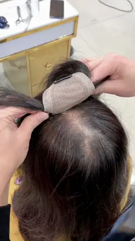 Easy to cover thinning hair on top 😍😍#veviy #veviyhair #wig #toupee #humanhair #hairsystem #topper #hairtopper #wigs #hairextensions #tokhair #beforeandafter 