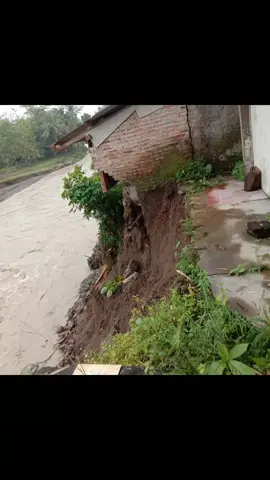 imah ema bapa kuat beak kieu ku cai kandung😭😭😭😭😭😭 geus kieu rek pindah kmna coba