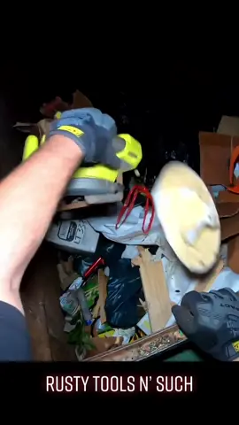 Fiund a bunch if rusty ol’ tools and a heap of some scraps #dumpsterdiving #mikethescavenger #foundinthetrash #freetools #money #scrapmetal #tools #top #onemanstrashisanothermanstreasure #youtube