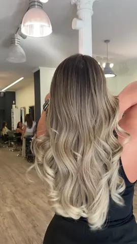 #fyp #balayagehighlights #kühlblond #ombrehairstyle #hairtransformation #fyfyfyfy #nrw #hairdress #balayagehair #fyyhairstyle 