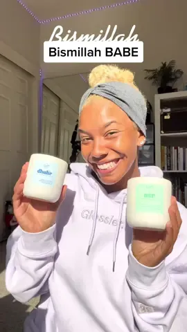 A MATCHA & COLD BREW CANDLE?! Ugh these smell amazing. 😩😍 thank you so much! @bismillahbabe #candles #candlesoftiktok #muslimtiktok #muslim #muslimah #muslimbrand #islam #islamic #blackmuslim #blackmuslimtiktok #blackmuslimah #ArabTikTok 