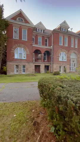 Step inside Madison Seminary with me. It’s an experience you won’t forget😈 #paranormal #ghost #ghosts #haunted #paranormalinvestigation #paranormalinvestigator #spooky #spookyseason #samandcolby #destinationfear 