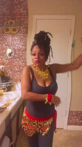 Learning to #bellydance #bellydancetiktok #bellydancers #bellydancetutorials #fundancing #bellydancelife #fy #fyp #fypシ #fypage @nurjahanboulden #bellydanceclass 