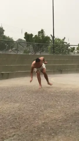 Sigo treinando querendo melhorar 🙏🏻❤️#fy #fypシ #capoeira #capoeirabrasil #capoeiramovies #capoeiranotiktok 