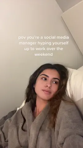 social media never sleeps so neither do I 😤😤😤😤#socialmediamanager 