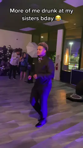 I get downnnnnnn!! 🤣😂😂 #larobenz #fyp #viral #blowthisup #funny #dance 