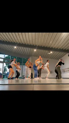 Another group with this Choreo 🤙🏼 #dance#tanzen#tänzer#danceair#tanz#choreo#choreography #fy#fyp#foryou#foryyoupage 