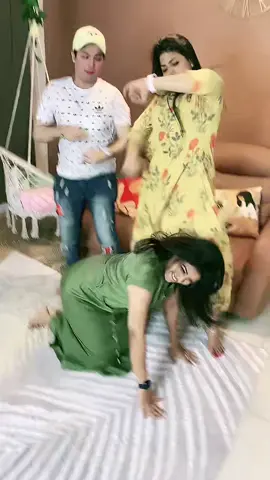 Crazy seeing people doing this trend 😝@ജിന്നിന്റെ സുൽത്താൻ 🥰🧞‍♂️ @_sruthi_thampi_  🎥 @ashijasi786  💙#kiki_maa #foryoupage #foryou #fypシ #fypシ゚viral #bollywood #trending 