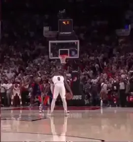Dame waves goodbye to fans
