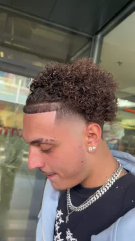 #taperfade #fyp #fy #goviral #viralgo #tiktok #trending #fade #lineup #bestbarbe #switzerland #hightape #funny #fypシ #fypシ゚viral #viral 