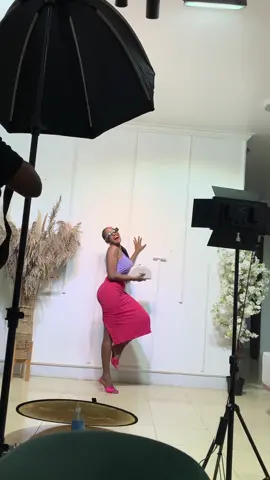 The making of the RORO brand perfect content fits!!! Yaassss it’s elegance style and effort 🤩🤩🤩#stly #mobetto #mobettostyles#rorostyles#elegance #blockcolour #instareels #tiktok #wasafi #wasafifm #kondeboy #fashion #tanzaniatiktok #tanzaniantiktok🇹🇿