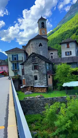 📍Levertezzo🇨🇭#swissroads #switzerland #switzerlandnature #roadtrip #lavertezzo #ticino #verliebtindieschweiz #swissbeautiful #sisiswiss 