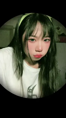 Dạo này lại tiếp tục bị flop rùi huhu 👉👈 nhưng mà áo đẹp ha mng 😌