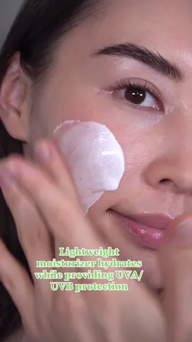 Stay hydrated and protect your skin!!💚Comment below how often you apply sunscreen throughout the day!!☀️ #cetaphil #mycetaphilskin #skincare #dryskincare #uvprotection #sunscreen @theodisseya