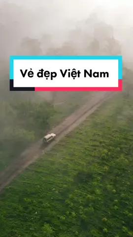 Vô tình nghe được bài hát này nên quyết định lồng một số cảnh đẹp của đất nước Việt Nam thân yêu của chúng ta vào. Tuyệt vời luôn mọi người ạ, từ biển đảo cho đến miền sơn cước đều rất đẹp. Mọi người cùng thưởng thức nhé! #dulich #dulichvietnam #dalat #vietnam #reviewdulich #vietnamtrip #vietnamtravel #hagiang #hoian 