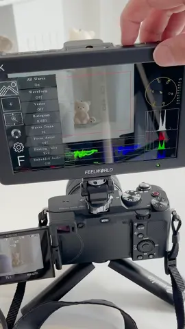 Unboxing & Setting up my latest addition to my camera kit. The @feelworld  T7 plus with the @sony  A7C  #cameragear #videography #camera #kitbag #camerabag #cameragear #videography #camera #camerakit #cameraequipment #mykitbag #unboxing #camerarig  #review  #camerakitreview