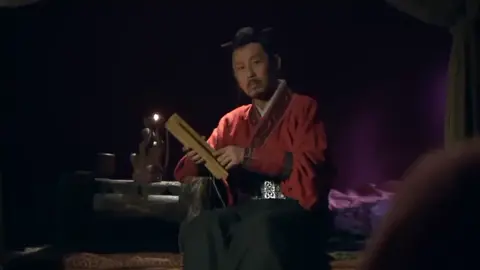 Lưu Bang xem mặt Hàn Tín một lần là đưa làm Đại Tướng Quân