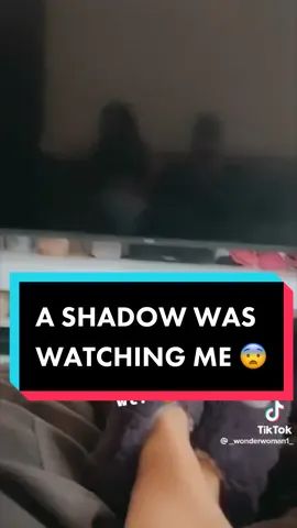 A SHADOW WAS WATCHING ME 😨 #fyp #foryoupage #foryou #viral #kickbackcrew #podcast #podcastclips #scarystories #scaryvideos #scarytiktoks #caughtoncamera #creepyvideos #creepystories 
