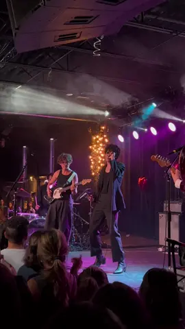 Thanks to Roy for the voice and Elvis for the legs. 🤚🏼