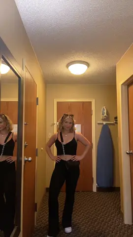 hotel fit check 🖤 #grwm #fitcheck #outfitideas #outfitcheck #styleinspo