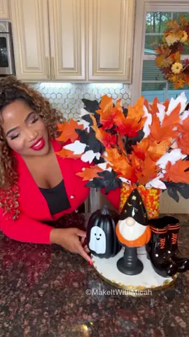 DIY Halloween Centerpiece using items from Dollar Tree and Target. #halloween #DIY #dollartree #target #diyhalloween #diyhalloweendecor #halloweendiy #centerpiece #diycenterpiece #halloweencandy #homedecor 