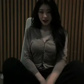 There's something about them sitting🛐 #yeji #chaeryeong #fypシ 