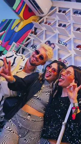 Bem-vindos à Rock Street, nossa loja Chilli Beans dentro #RockinRio2022 . Vem conhecer! 😎 #EuVou #ChilliBeansNoRockinRio2022 