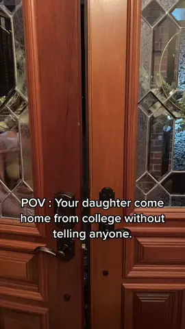 She quick to run home  #collegelife #collegemom  #albanystateuniversity #welcomehome #collegegirl #fyp 