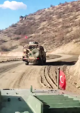 Gidiyoruz Yine Kimilerin Hoşuna , Kimilerin Zoruna 🇹🇷 #türkaskeri🇹🇷komondo🇹🇷 #zırhlıaraç #vuran #Kirpi #Vatan #Bayrak #İkicihanasığmasam #Keşfet #keşfetbeniöneçıkar #tiktok #AkanKanBayrakİçin 🇹🇷