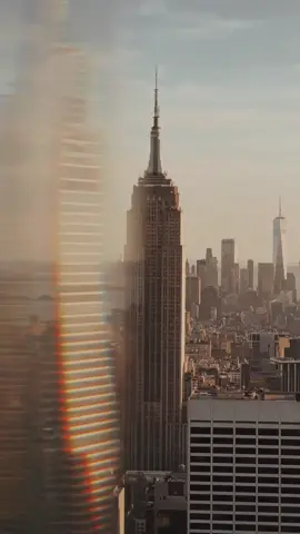 was it worth the wait? 😎😏🌞🌇✨  shot on iphone 13 pro max 4k at 30fps color-graded manually with vsco  #ethanbarberco #empirestatebuilding #manhattan #timelessclassic #ａｅｓｔｈｅｔｉｃ