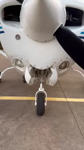 ✈️ Cessna 172RG II cutlass 📅 Ano 1980 🕓 Horas disponíveis 1.568H ✅ Motor 180 hp  ✅ Painel padrão cessna ✅ Banco nota 10 ✅ Pintura nota 10 ✅ Revisões todas em dias ✅ Sempre hangarado ✅ Documentação desde novo ✅ Sem históricos de acidentes ou incidentes   🙋🏻‍♂️ Leonardo Batista (17) 99734-0077 WhatsApp ⠀⠀⠀⠀⠀⠀⠀⠀⠀ #Cessna172RG #Cessna #vkn #vknaviation