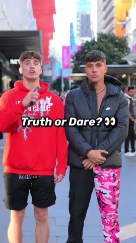 WHO DOES IT BETTER?! 😉 #foryoupage #fypシ #public #viral #funny #hilarious #interview 