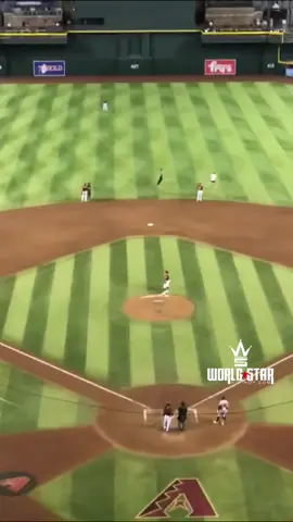 Y’all ever seen two people streaking at once?! 😯🏟😂 (IG: @gershyshapir0 @akivabarnett @yossi_preiserowicz) #baseball #streak 