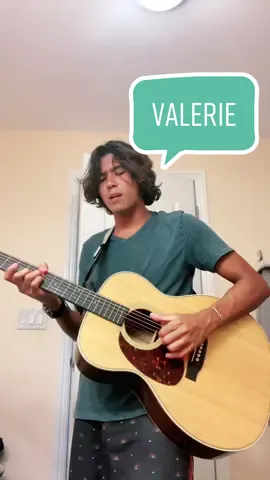 Why dont ya come on over #valerie #amywinehouse #acousticcovers #bathroom #singing #fyp  
