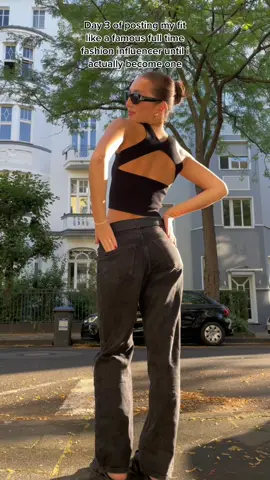 going to the office edition - inspired by @larissamariellew #fy #officeoutfit #fahsiontiktok #fashioncompany #marketing #outfitcheck #OOTD 