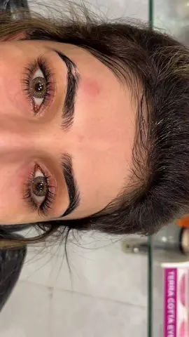 Mehndi bridal eye makeup look 