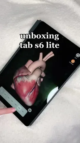 unboxing do tab s6 lite, conhecido como tablet dos estudantes ❤️ to amando muuuuuito, tem varias funcionalidades que ajudam nos estudos 📚 comprei com o desconto de estudantes da samsung e achei que valeu a pena!! #studytok #tabs6lite #studytoker #studytokbr #studytokerbrasil #tabletparaestudo #TokDoEnem