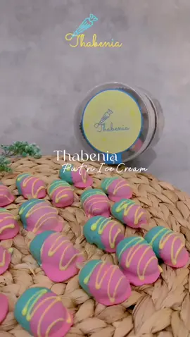Putri Ice Cream Thabenia!🍦 Perpaduan kue kering yang gurih dan mempunyai tekstur yang creamy dan manisnya gabikin enek!🤤 Yuk buruan order sekarang, sebelum kehabisan!😉 . . 📍Thabenia Jalan Karang Tengah Raya No.9, Lebak Bulus - Jakarta Selatan. 📲: 081119696777  #theonsufamily #thabeluv #thabeniaofficial